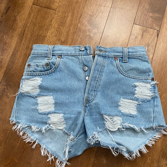 Levis Vintage Jean Shorts - Picture 1 of 4